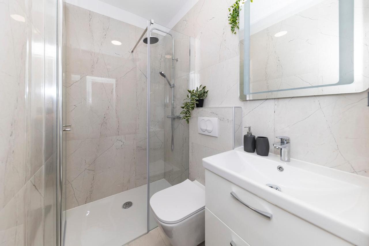 Apartment Marianne , Parking Free , 2 Bedroom & 2 Bathroom , Modern & Cozy Zadar Ngoại thất bức ảnh